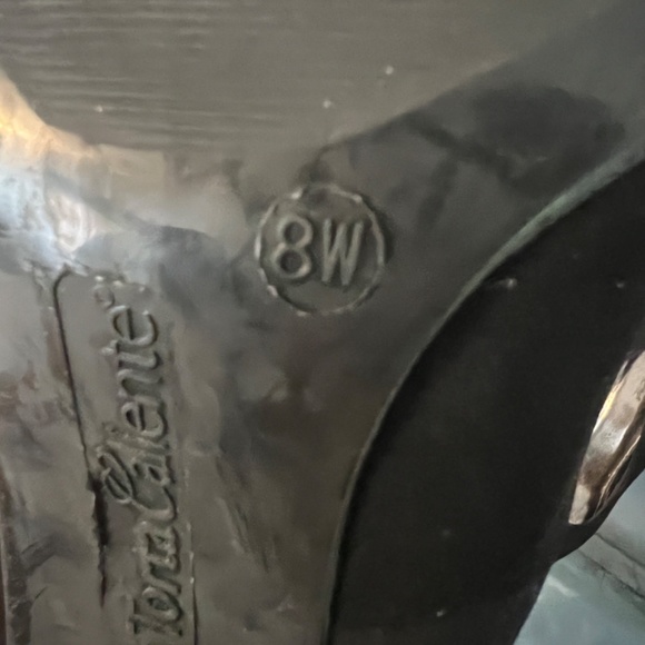 Black high heels - Picture 6 of 6